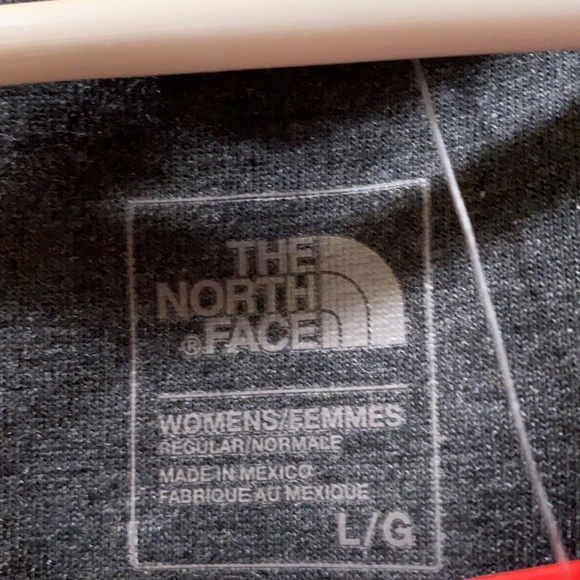 🌟HOST PICK🌟 THE NORTH FACE HENLEY  LONG SLEEVE TOP - Picture 4 of 5